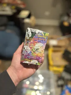 Pokemon TCG: Sword & Shield - Vivid Voltage Booster Box Factory Sealed 36 Packs 820650817496 - Image 4