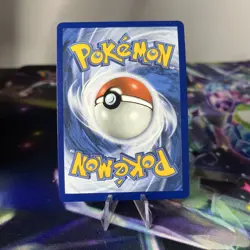 Pokemon TCG Pikachu V Vivid Voltage 043/185 Holo Ultra Rare - Image 2