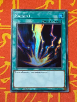 YUGIOH RAIGEKI SUPER RARE 1ST EDITION NM SDCH-EN021 - Image 1