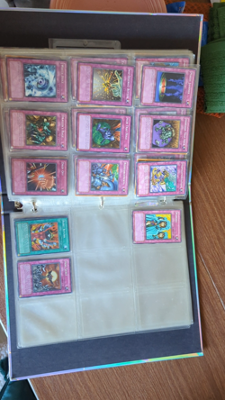 Yu-gi-oh Legendary Collection Binder Egyptian Gods plus 48 sheets of cards - Image 2