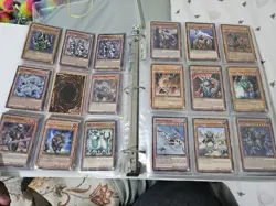 LOT OF MIXED YU GI OH CARDS 300+ SYNCHROS, LINKS, COMMONS, RARES, FUSIONS - Image 5