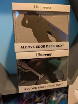 Ultra-Pro MTG Final Fantasy Alcove Edge Deck Box - Cloud and Sephiroth - Image 1