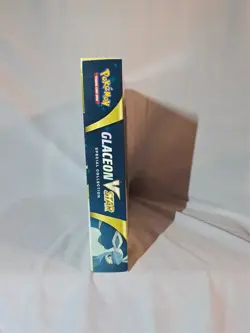 2022 POKEMON GLACEON VSTAR SPECIAL COLLECTION BOX SEALED - Image 3