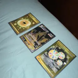 Three Mint Condition Pokemon Gold Cards (real). - Image 2