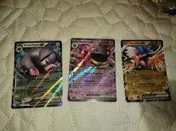 Lotto Carte Pokemon + Omaggi misti ITA - Holo, Reverse Holo, Rare, Comuni e non - Image 1