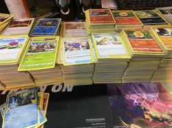 Pokemon Bulk 100 Card Bundle - Image 1