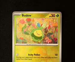 Pokemon Card TCG - Budew 004/131 Master Ball Reverse Prismatic Evolutions - NM ⭐ - Image 2