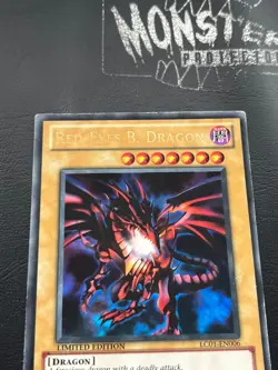 YUGIOH RED-EYES B. DRAGON ULTRA RARE LC01-EN006 LIMITED EDITION - Image 3