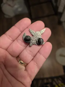 Shiny Radiant Eevee Pin Pokemon Go Collection Premium (2023) Metal Promo - Image 2