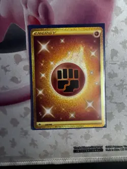 Pokemon TCG Gold Fighting Energy 233/198 Chilling Reign Pokemon Card - Image 1