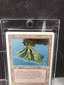 Magic the Gathering, Volcanic Island Revised Edition MTG NM No Play - Image 2