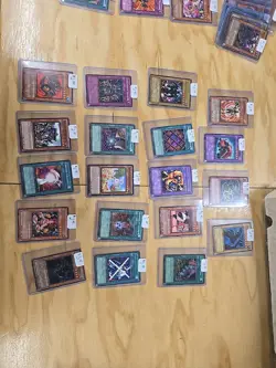 Huge yugioh card lot Vintage 139 Cards - Image 3