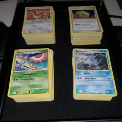 Pokemon Diamond and Pearl trading card lot ~400 cards LP + Rulebooks & Playmat - Image 2