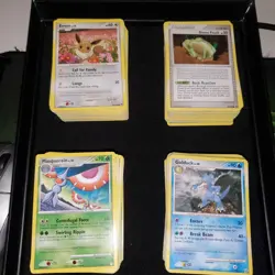 Pokemon Diamond and Pearl trading card lot ~400 cards LP + Rulebooks & Playmat - Image 4