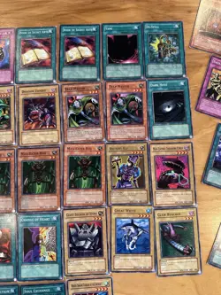Yu-Gi-Oh! TCG Starter Deck Yugi SDY & SYE x45+ Cards Holos, 1st Edition, + More - Image 4
