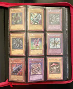 Yugioh Vintage 8 Foil 360 Card Binder Lot Dark Magician Blue-Eyes Red-Eyes 2002 - Image 2