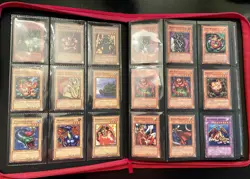 Yugioh Vintage 8 Foil 360 Card Binder Lot Dark Magician Blue-Eyes Red-Eyes 2002 - Image 3