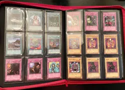 Yugioh Vintage 8 Foil 360 Card Binder Lot Dark Magician Blue-Eyes Red-Eyes 2002 - Image 4