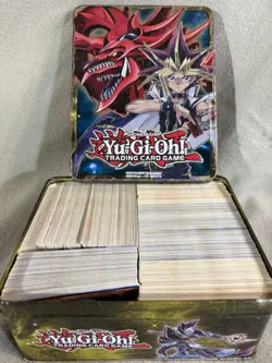YU-GI-OH! UNSEARCHED CARD LOT OF 700 w/ CASE- CLOSET HOUSE FIND -1996 UP 1st ED+ - Image 1