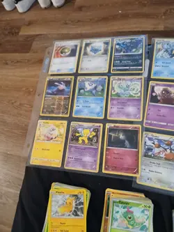 587 card pokemon lot from various years and sets. holos, rares. - Image 2