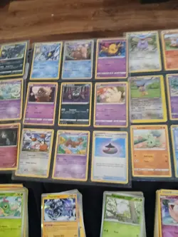 587 card pokemon lot from various years and sets. holos, rares. - Image 3