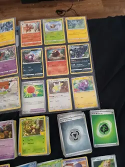 587 card pokemon lot from various years and sets. holos, rares. - Image 5