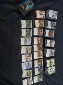 Magic the Gathering Lot Of 700 mixed cards & 85 mtg sleeves. - Image 1