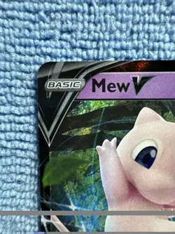Pokemon Darkness Ablaze Mew v Holo Ultra Rare Card 69/189 NM Condition - Image 3