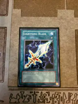 YUGIOH TCG LIGHTNING BLADE YSDJ-EN023 COMMON 1ST EDITION - Image 1