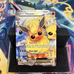 Pokemon TCG - Flareon EX (Full Art) RC28 Generations: Radiant Collection LP - Image 1