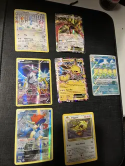 Pokemon TCG 7 Card Lot - Image 1
