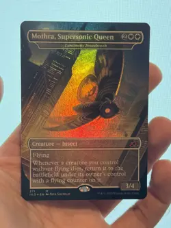 1X FOIL Mothra, Supersonic Queen BORDERLESS NM MTG Magic Ikoria Godzilla EDH - Image 3