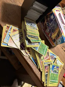 HUGE RARE & REVERSE HOLO POKEMON CARD LOT TCG. GREAT DEAL - Image 4