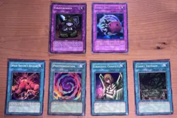 Yu-Gi-Oh! TCG Vintage Holo 51 Card Lot - Image 4