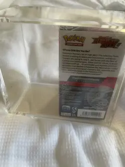 Pokemon Destined Rivals Half Booster (18) + magnetic hard Case - Sealed Display - Image 2