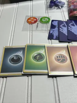 Pokemon TCG Chilling Reign Elite Trainer Box *Box & Access.- ONLY WHATS PICTURED - Image 2