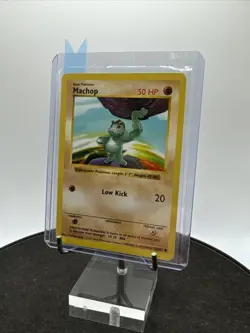 Machop Shadowless 52/102 Base Set Pokemon Card - Image 1
