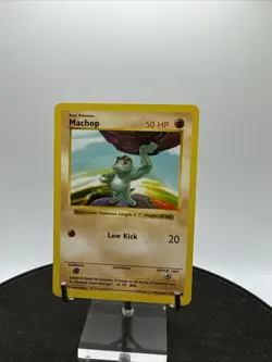 Machop Shadowless 52/102 Base Set Pokemon Card - Image 2