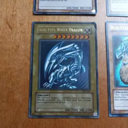 YUGIOH Blue Eyes White Dragon Lot Of 4 SDBE-EN001 SDK-001 MVP1-EN055 LC01-EN004 - Image 4
