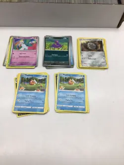 Pokemon (Lot of approx 1000) Assorted Trading Card Game Cards - Image 4
