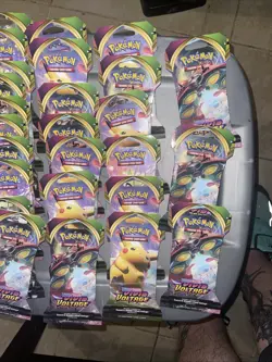 Pokemon TCG: Sword & Shield Vivid Voltage Sleeved Pack 36 Booster Packs - Image 2