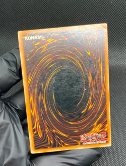 Yu-Gi-Oh! Blue-Eyes White Dragon SKE-001 *SUPER RARE* - Image 4