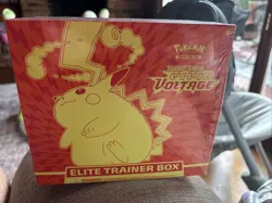 Pokemon TCG: Sword & Shield-Vivid Voltage Elite Trainer Box ETB 820650807688 - Image 1