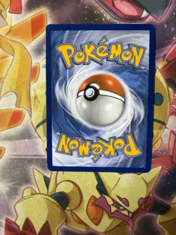 Froslass RC8/RC32 Generations Radiant Collection LP Pokemon TCG - Image 2