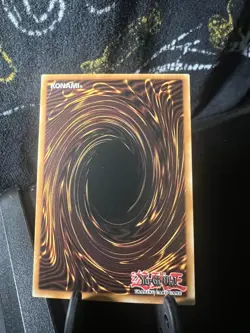 Yugioh Dark Magician YGLD-ENB02 Ultra Rare 1st Edition NM - Image 2