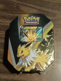 Pokemon TCG: V Heroes Tin - Umbreon V FACTORY SEALED - 4 Booster Packs - Image 2