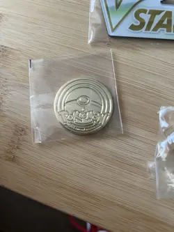 Pokemon Tcg Charizard Premium Box Metal Coins/token And Dice Set - Image 3