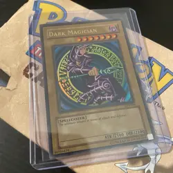 Yu-Gi-Oh! ULTRA RARE Dark Magician SDY-006 Unlimited Near Mint NM - Image 1
