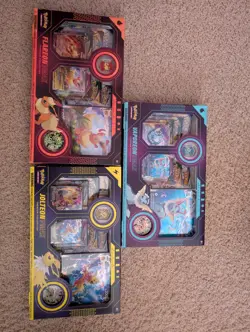 Nintendo Pokemon TCG Eevee Evolution Vmax Premium Collection Card Game - Set of 820650851308 - Image 1