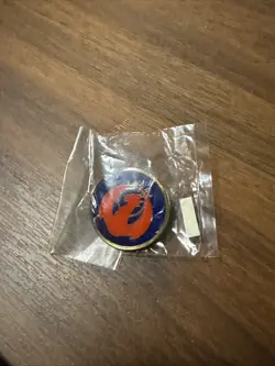 Magic The Gathering - Ravnica Allegiance Guild Kit - Izzet Guild Pin - Image 1